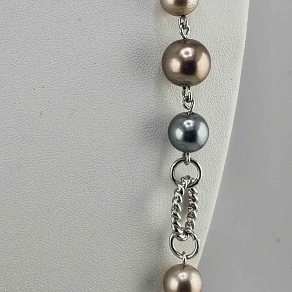 Long Beaded Necklace Silver Tone‎ Gray Taupe Clear Accent Beads